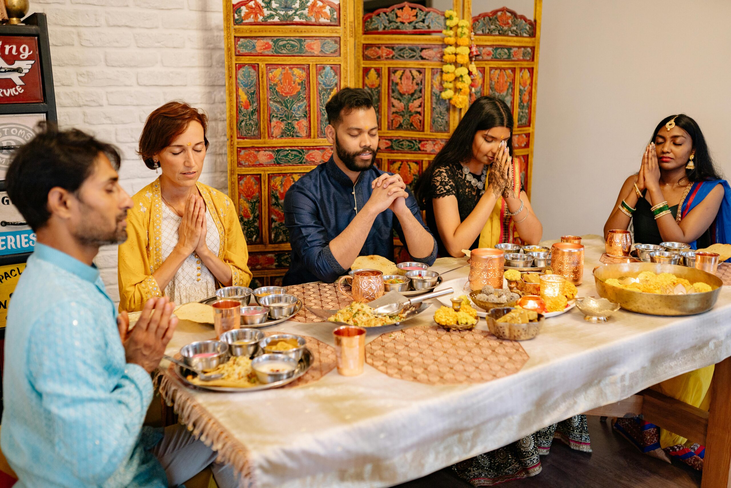 Plate of Satvik Bhojan featuring fresh fruits, vegetables, and whole grains, symbolizing balance, purity, and nourishment in a yogic lifestyle.